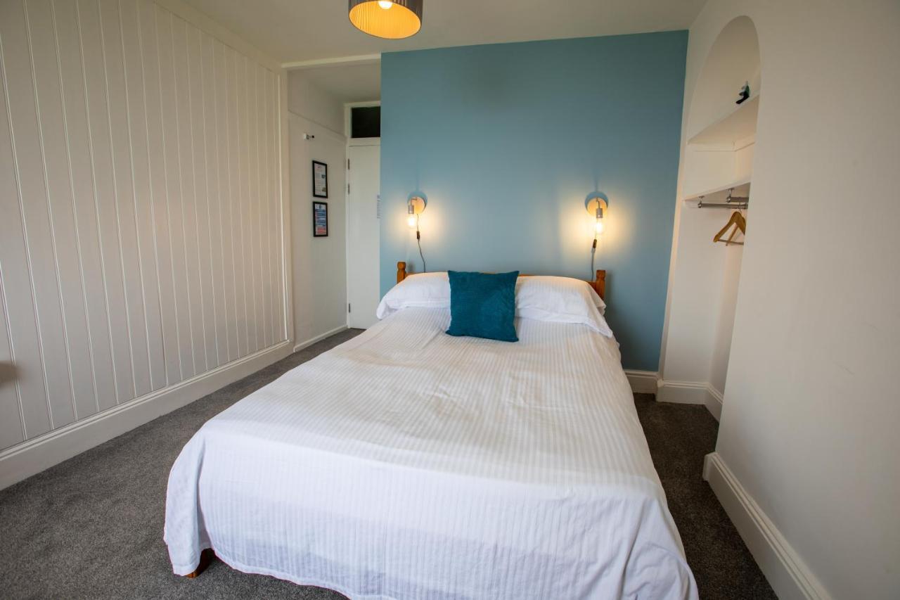 Oa Surf Club Bed and Breakfast Bude Eksteriør billede